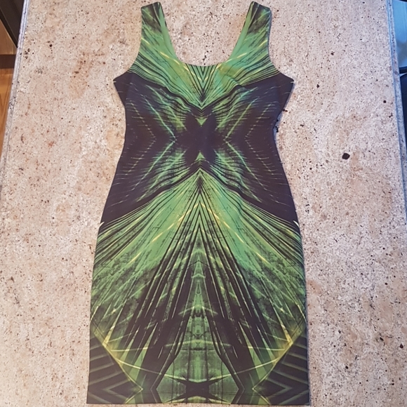 💚 Fabulous green Muse dress - Picture 3 of 8